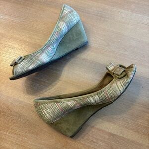 🌿 3 FOR $12 Exchange by Charles David Olive Green Plaid Peep Toe Heels with Bow